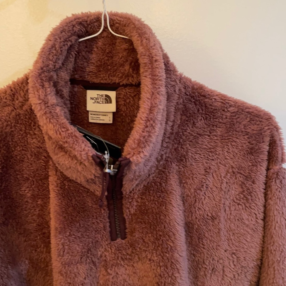NWT women’s north face fleece! Brand new! Super soft! Brown color.